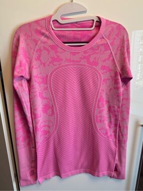 Lululemon Swiftly Pink Floral Pattern Seamless Long Sleeve Top size 6